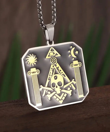 Assassin's Creed Ezio Pendant Necklace – Stainless Steel, Freemasonry Style